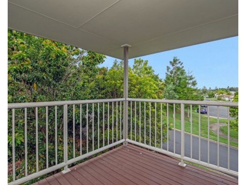 9/2 Sangster Cres, Pacific Pines QLD 4211
