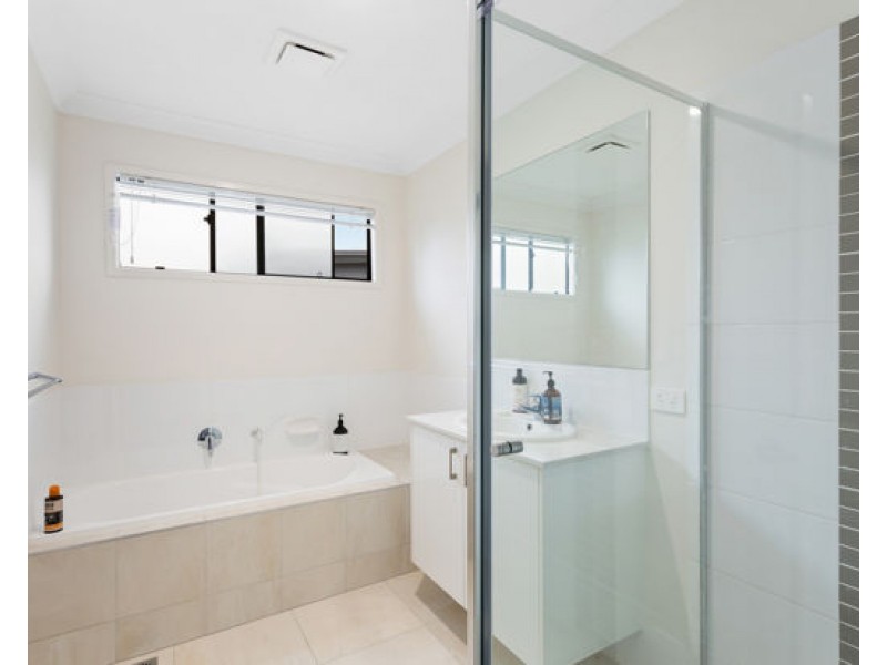 18/7 Franco Place, Bridgeman Downs QLD 4035