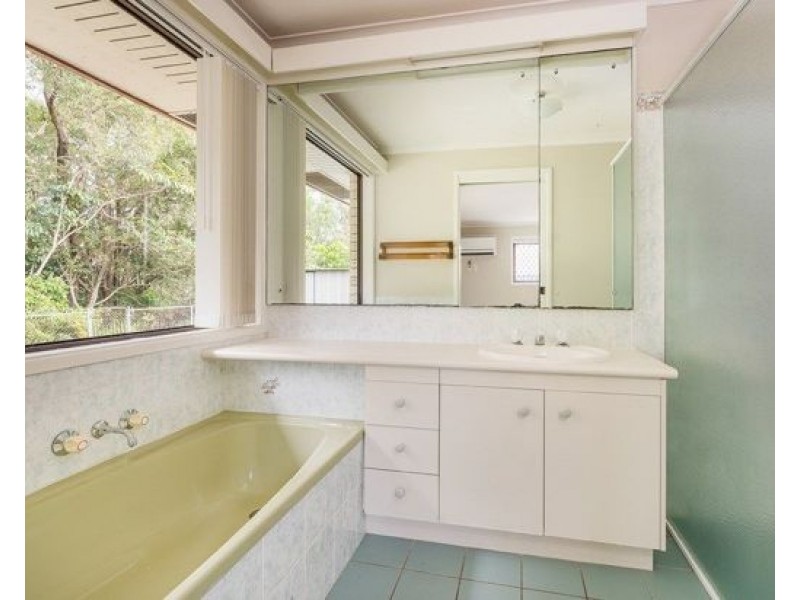 343 Winstanley street, Carindale QLD 4152