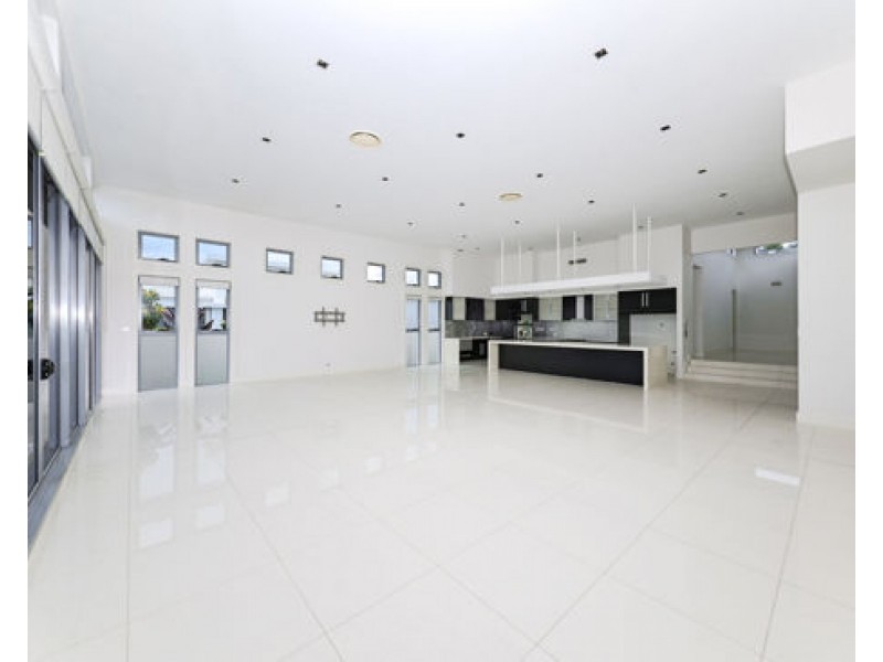 2008 THE BOULEVARDE, Benowa QLD 4217