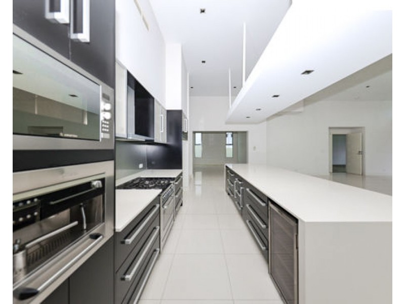 2008 THE BOULEVARDE, Benowa QLD 4217