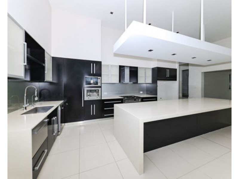 2008 THE BOULEVARDE, Benowa QLD 4217