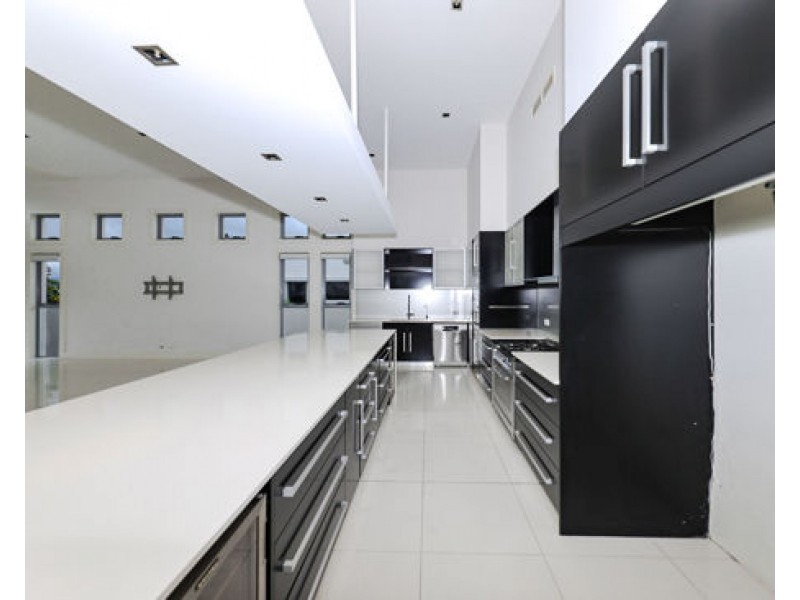 2008 THE BOULEVARDE, Benowa QLD 4217