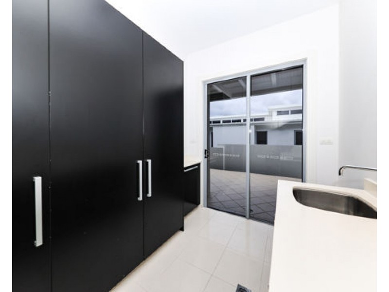 2008 THE BOULEVARDE, Benowa QLD 4217