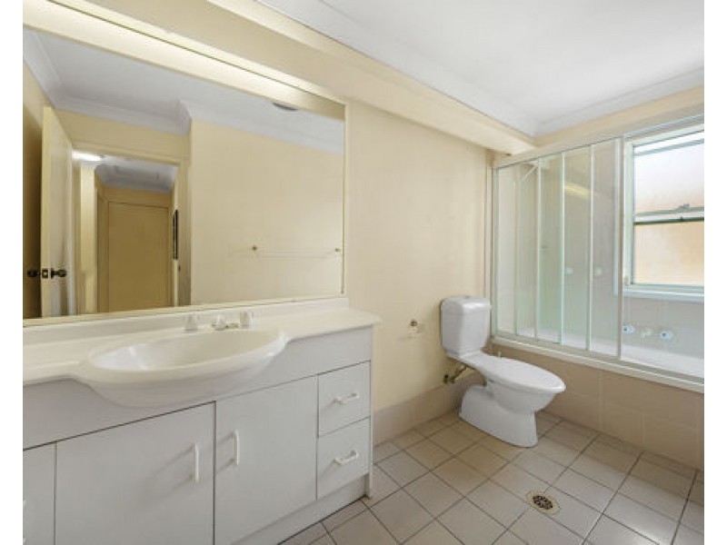 Unit24/1 Warbler Parade, Varsity Lakes QLD 4227