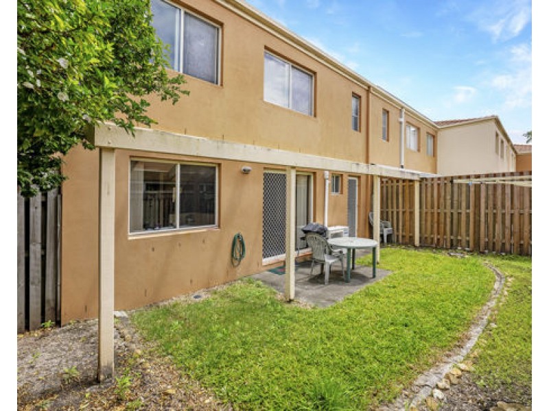 Unit24/1 Warbler Parade, Varsity Lakes QLD 4227