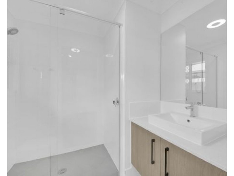 16 Bloomfield Street, Pallara QLD 4110