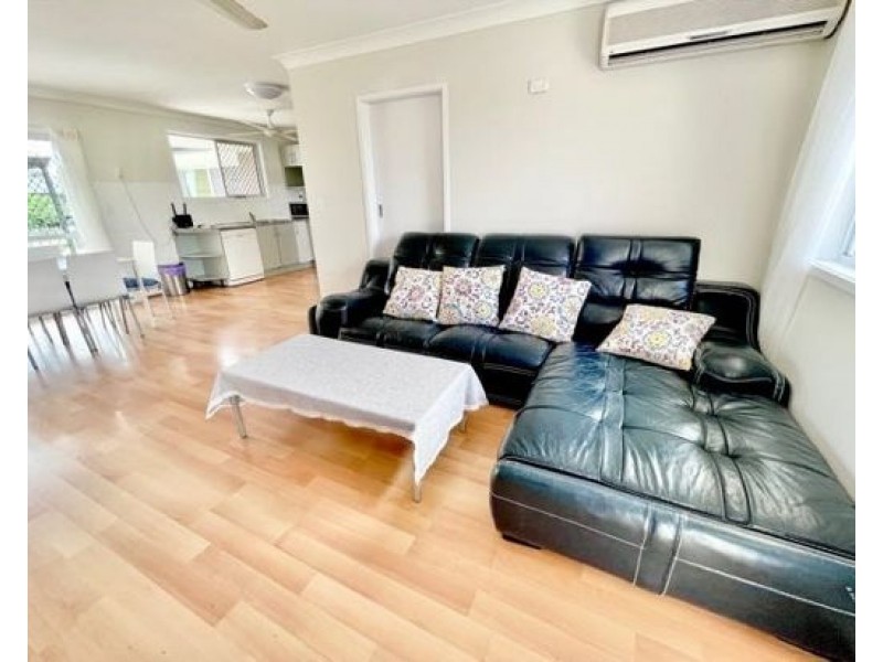 3 Pensacola Court, Broadbeach Waters QLD 4218