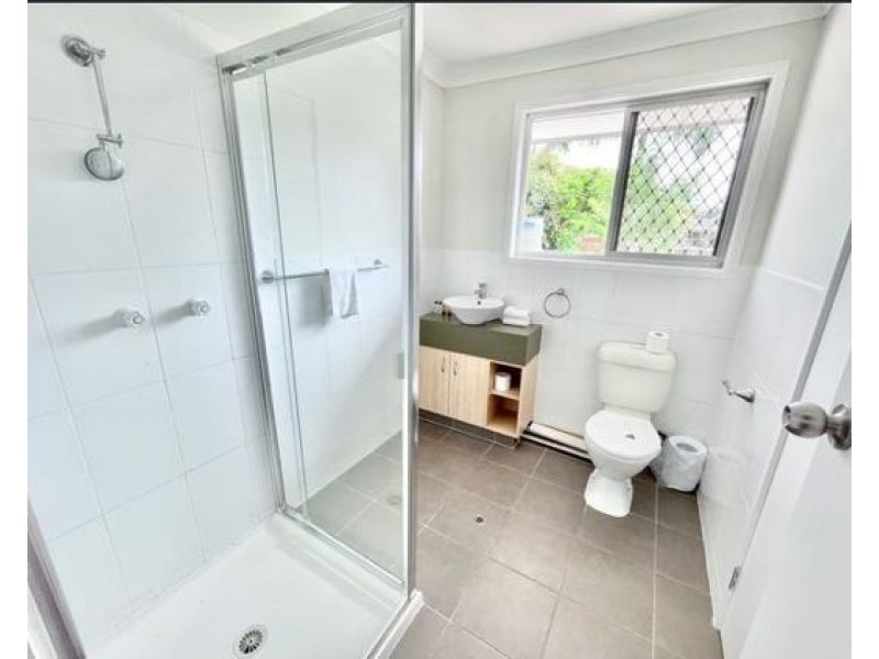 3 Pensacola Court, Broadbeach Waters QLD 4218