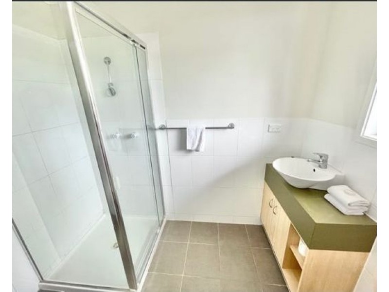 3 Pensacola Court, Broadbeach Waters QLD 4218