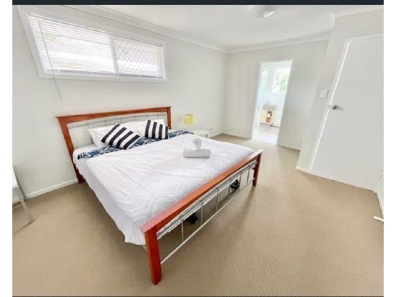 3 Pensacola Court, Broadbeach Waters QLD 4218