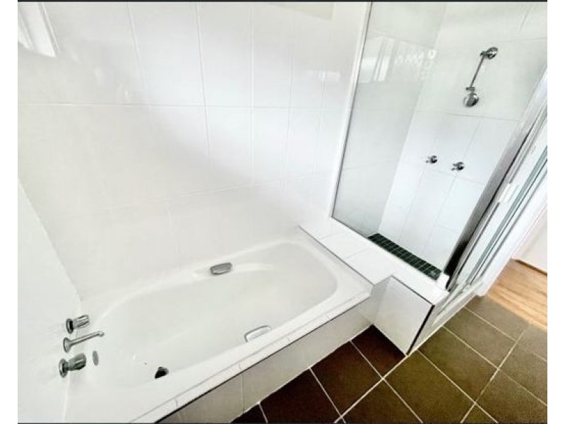 3 Pensacola Court, Broadbeach Waters QLD 4218