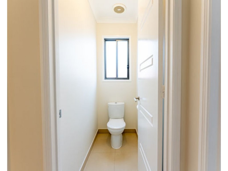 24 McRae Circuit, Pacific Pines QLD 4211