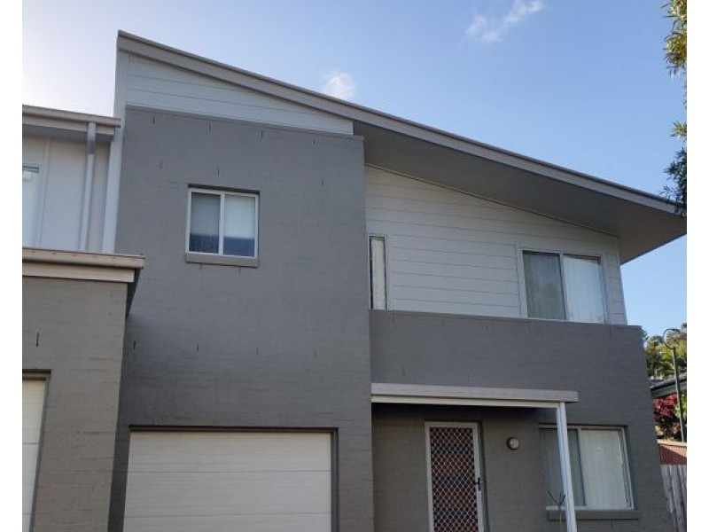 8/2 Toohey street, Pacific Pines QLD 4211