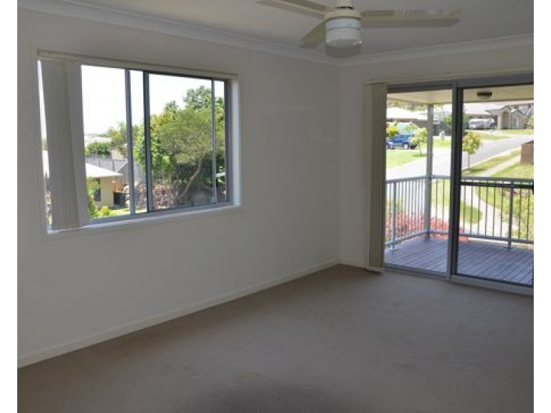 8/2 Toohey street, Pacific Pines QLD 4211