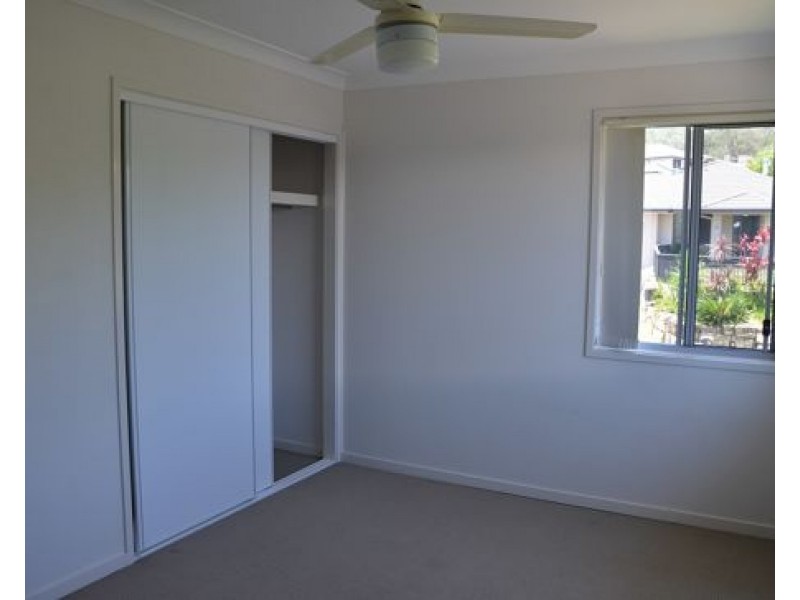 8/2 Toohey street, Pacific Pines QLD 4211