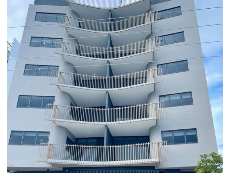 504/135 Eugaree Street, Southport QLD 4215