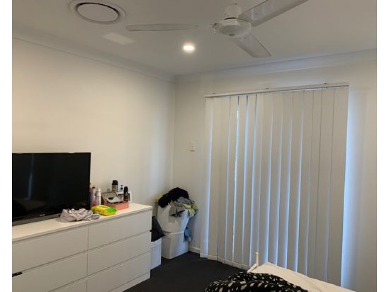 10 43 Brentford Road ( 41 James Edward street), Richlands QLD 4077