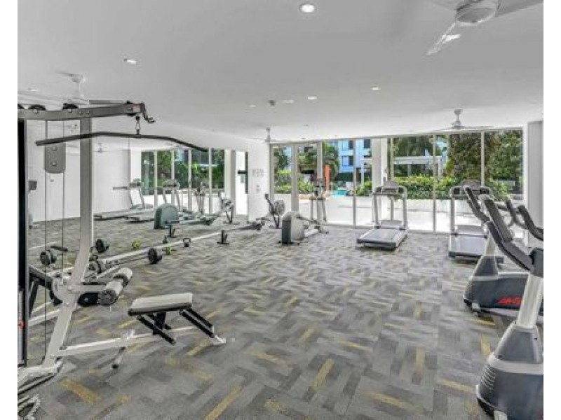 1106 6-8 WATERFORD COURT, Bundall QLD 4217