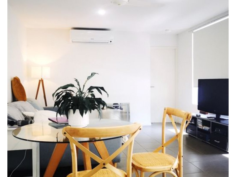 1106 6-8 WATERFORD COURT, Bundall QLD 4217