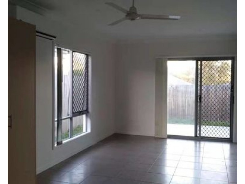 2/1 Koona Place, Hillcrest QLD 4118
