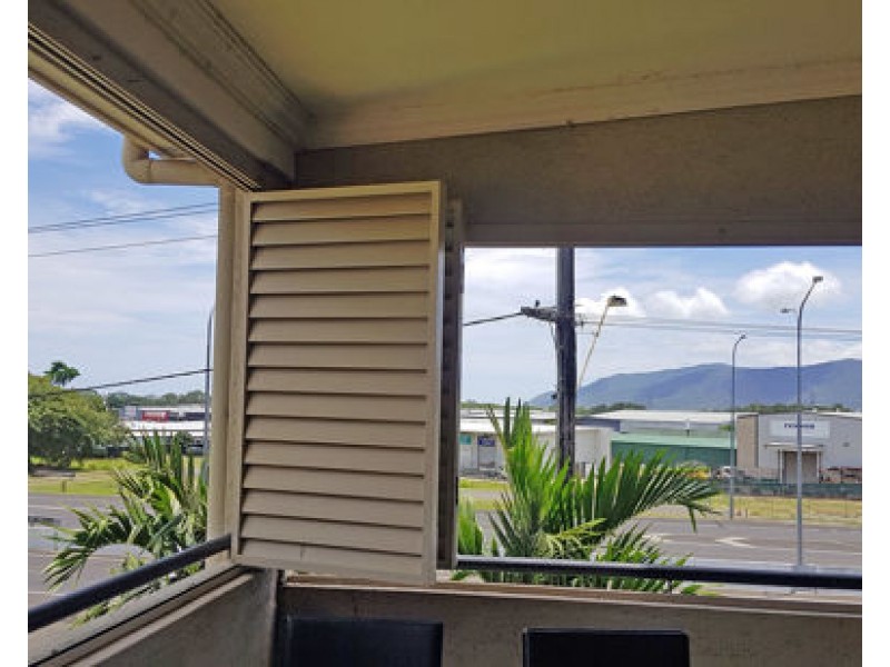 381 2-8 Rigg Street, Woree QLD 4868