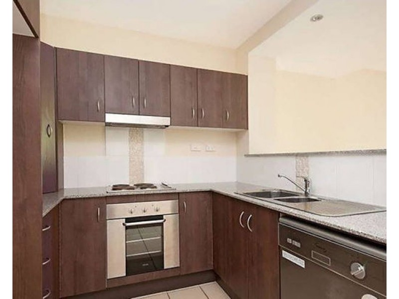 381 2-8 Rigg Street, Woree QLD 4868