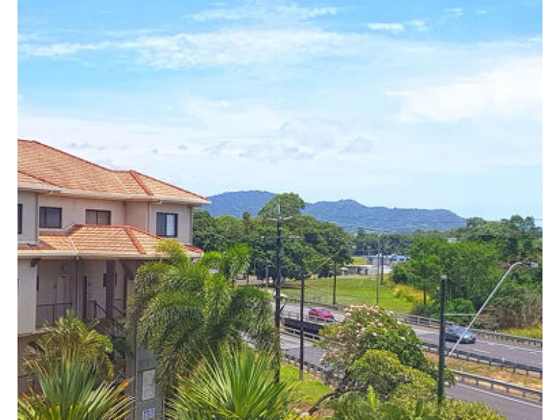 381 2-8 Rigg Street, Woree QLD 4868