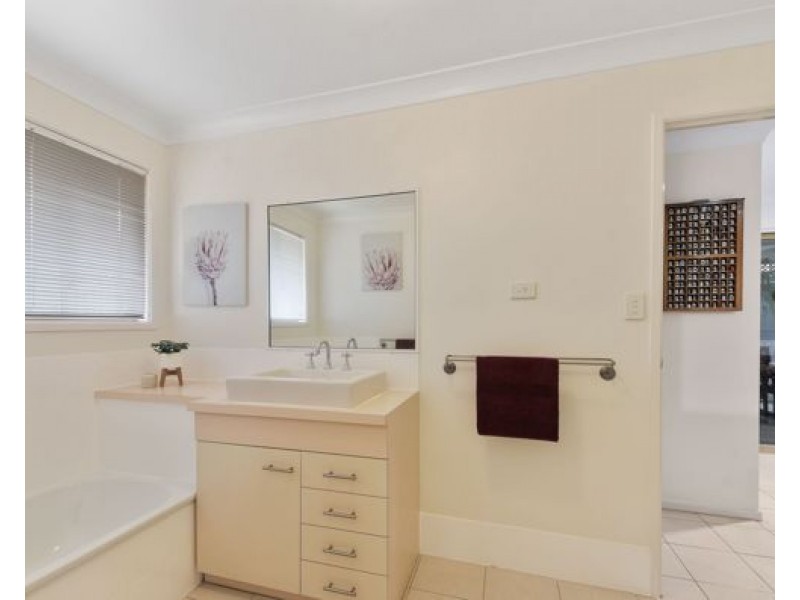2 appledore street, Bracken Ridge QLD 4017