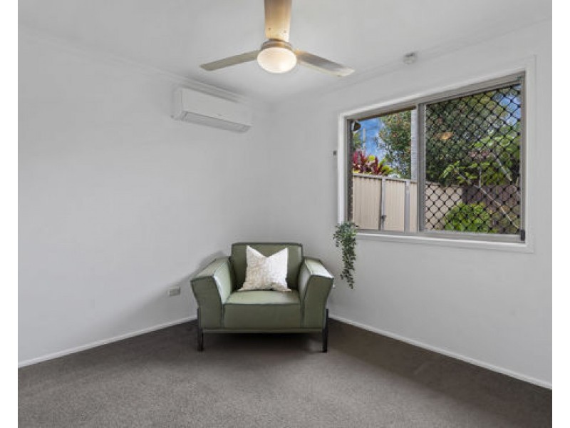 31 Cresthill Avenue, Regents Park QLD 4118