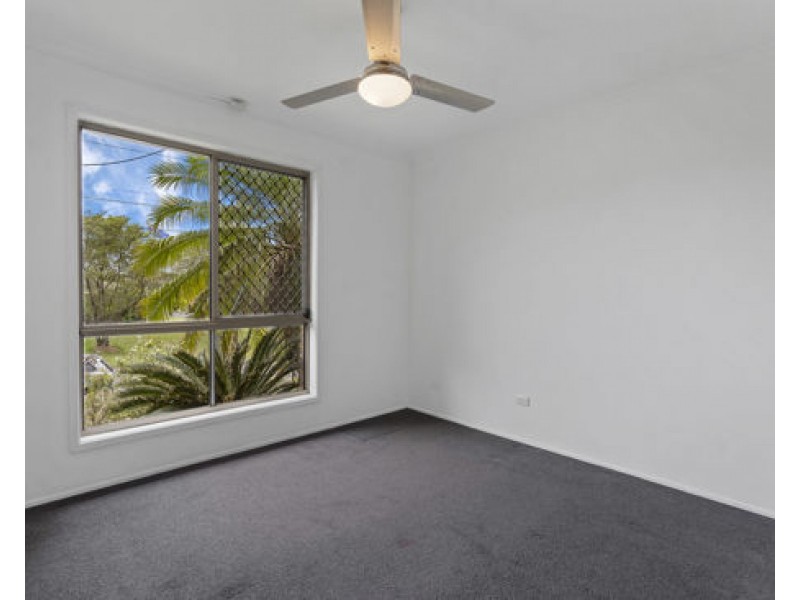 31 Cresthill Avenue, Regents Park QLD 4118