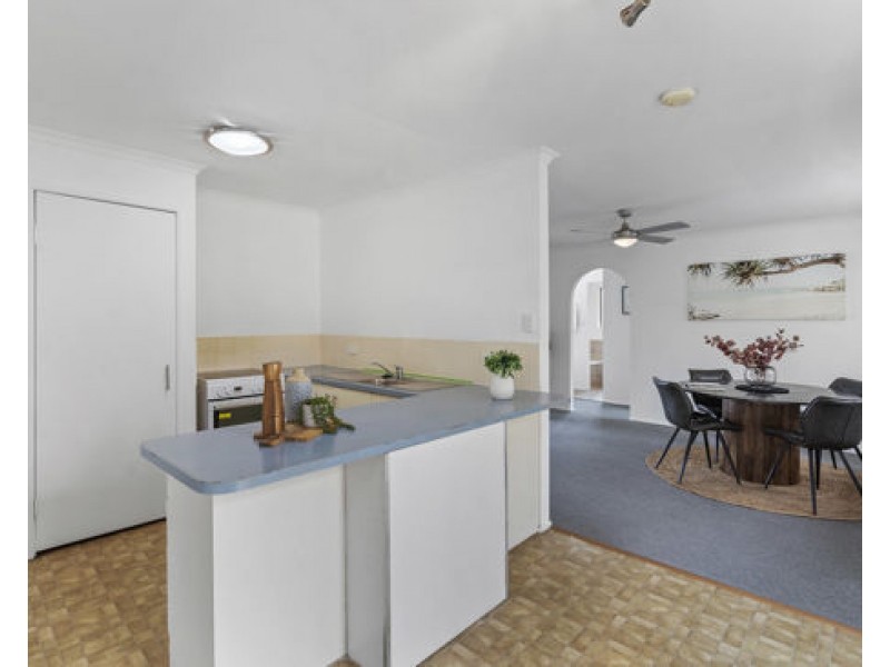 31 Cresthill Avenue, Regents Park QLD 4118