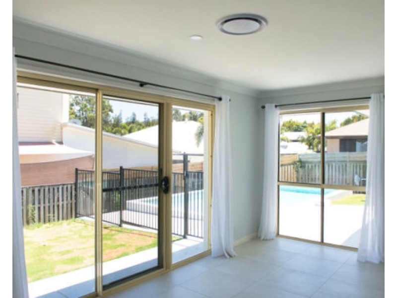 4 ICEFIRE LANE, Coomera Waters QLD 4209