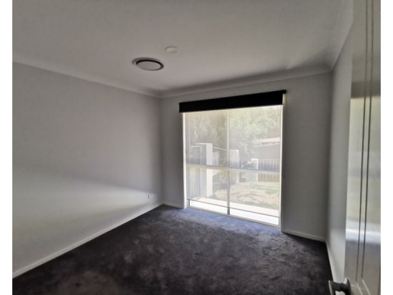 4 ICEFIRE LANE, Coomera Waters QLD 4209