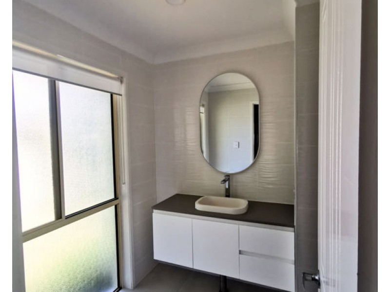 4 ICEFIRE LANE, Coomera Waters QLD 4209