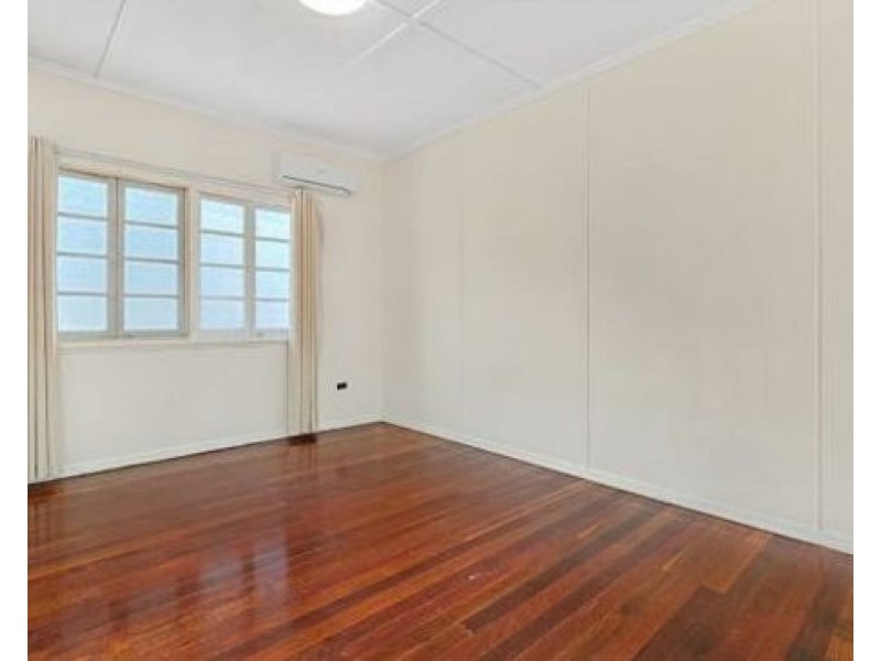 7 EQUINOX SREET, Taringa QLD 4068