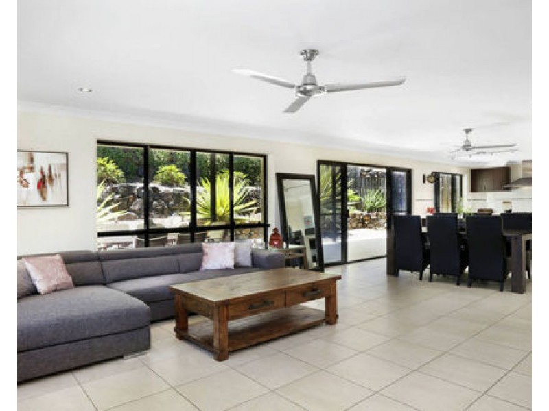 20 Wellers street, Pacific Pines QLD 4211