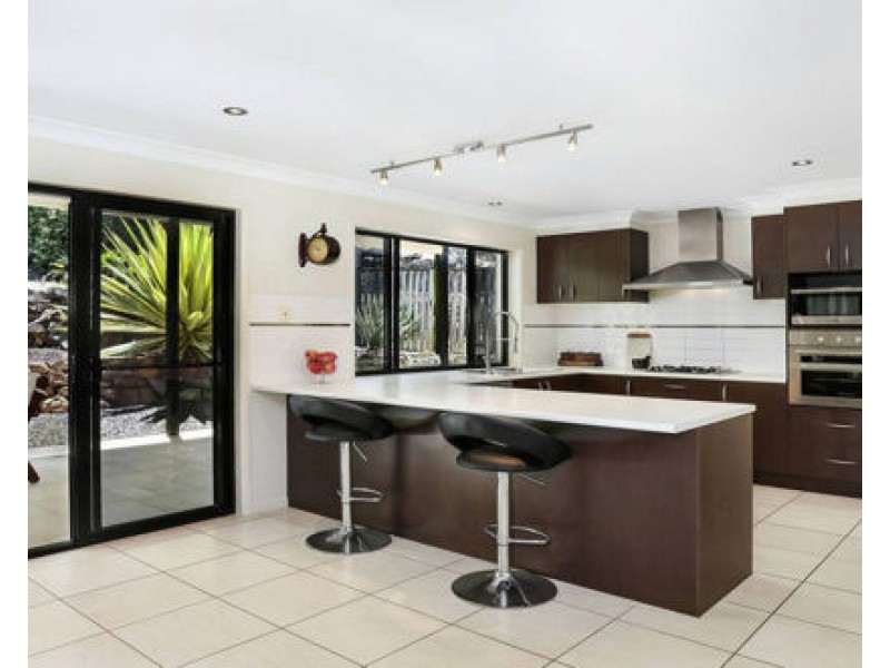 20 Wellers street, Pacific Pines QLD 4211