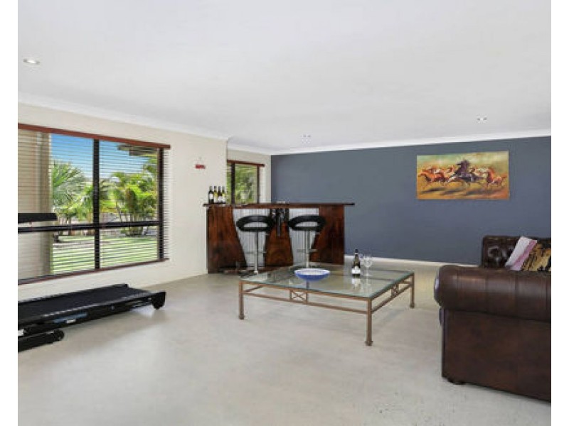 20 Wellers street, Pacific Pines QLD 4211