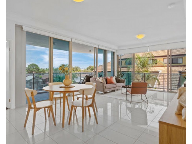 317/19 Imperial Parade, Labrador QLD 4215