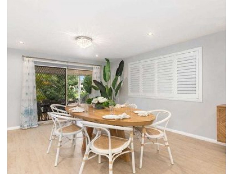 3 Reef Court, Mermaid Waters QLD 4218