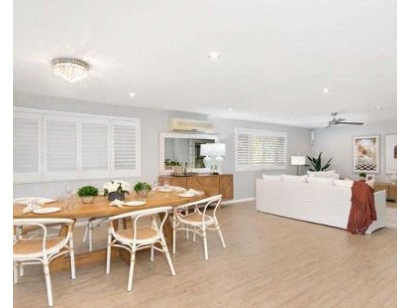 3 Reef Court, Mermaid Waters QLD 4218