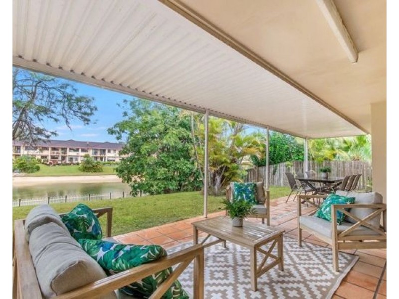 3 Reef Court, Mermaid Waters QLD 4218