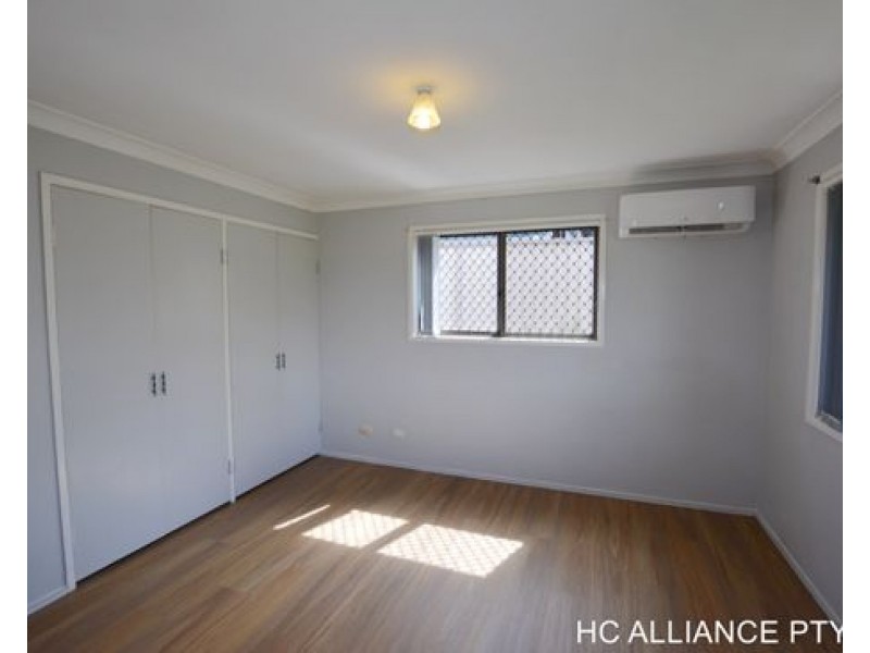 28 Parkroyal Cres, Regents Park QLD 4118