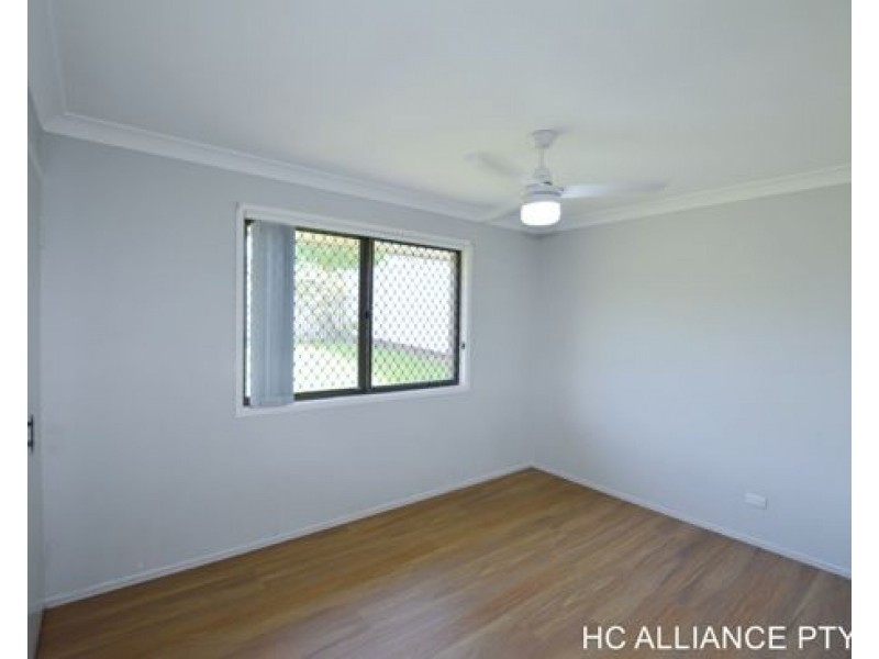 28 Parkroyal Cres, Regents Park QLD 4118