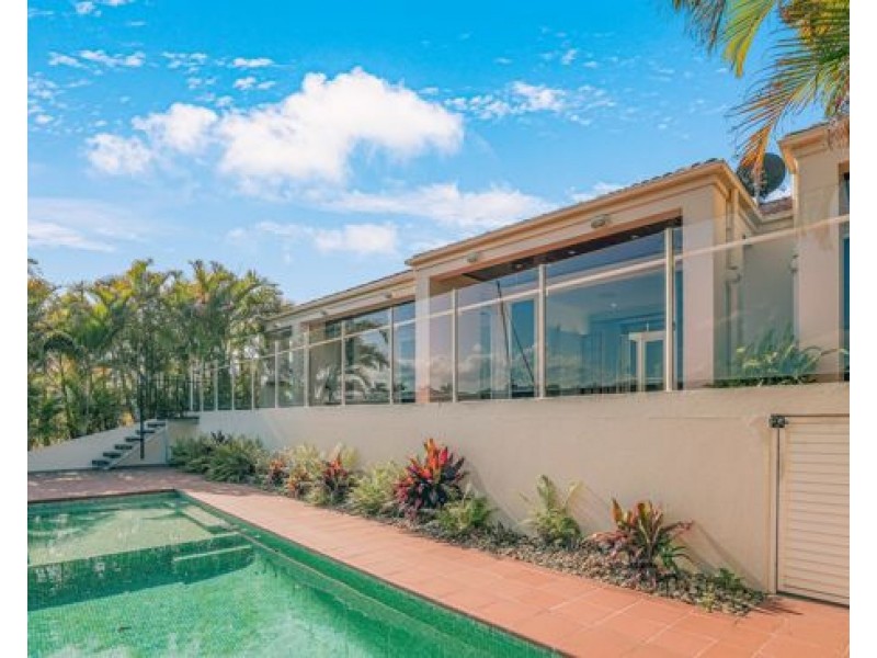 2220 Taromeo Court, Hope Island QLD 4212