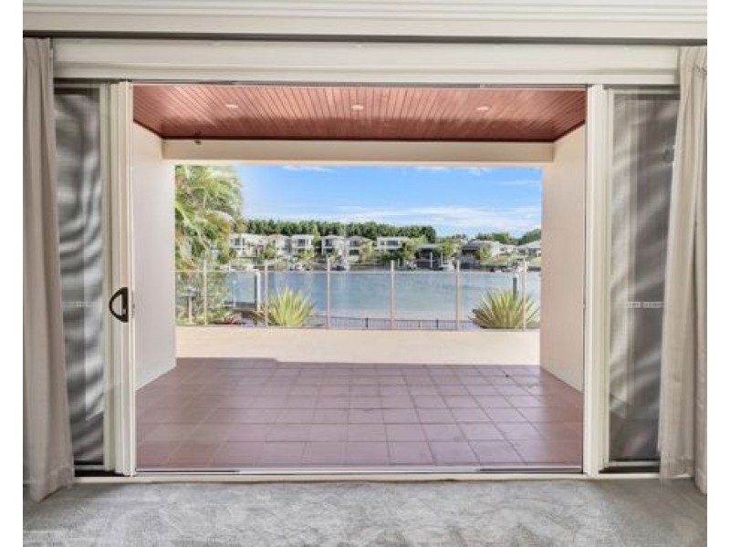 2220 Taromeo Court, Hope Island QLD 4212