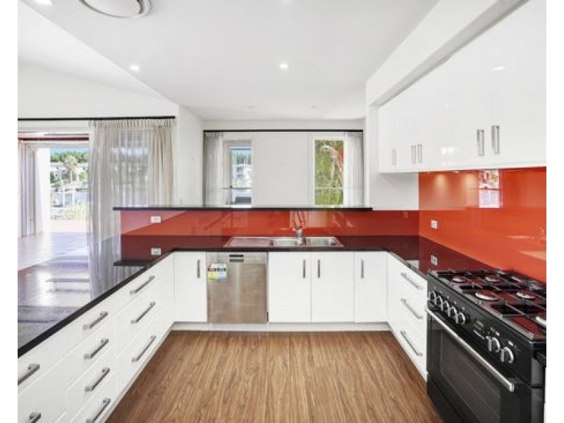 2220 Taromeo Court, Hope Island QLD 4212