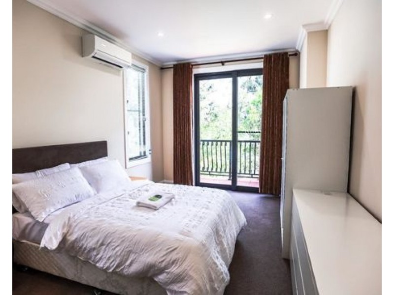 1873 Sawgrass Place, Hope Island QLD 4212