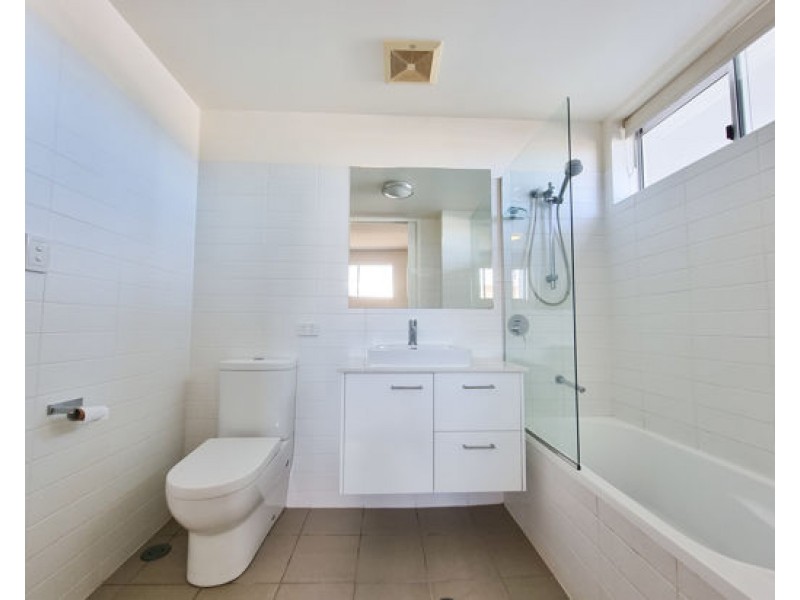 4 104-106 CENTRAL LANE GLADSTONE, Gladstone QLD 4680